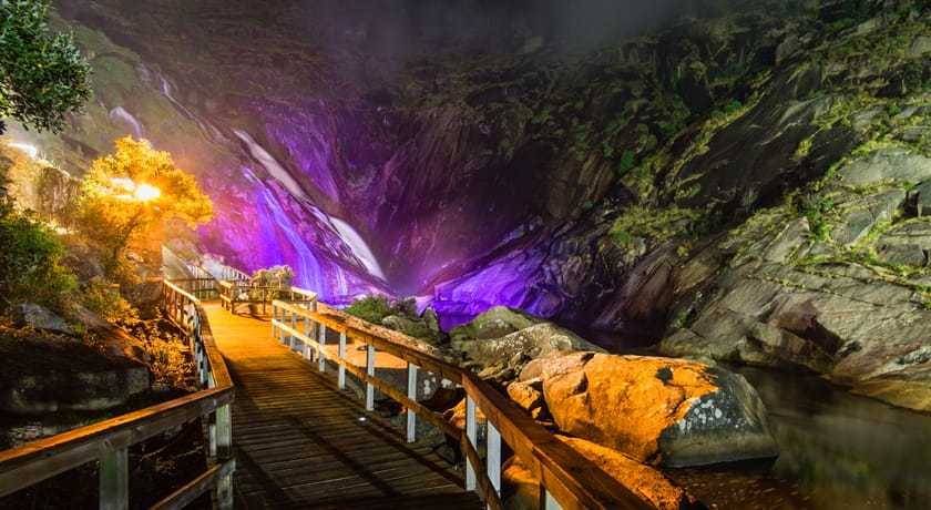 Cascada de Ézaro iluminada 2021