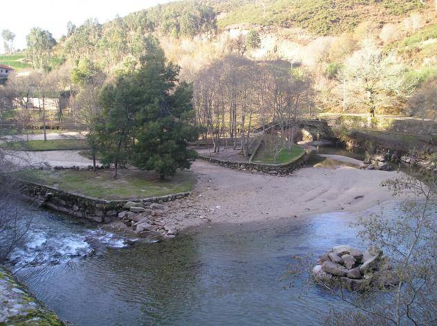 Camping Praia fluvial de Maceira	