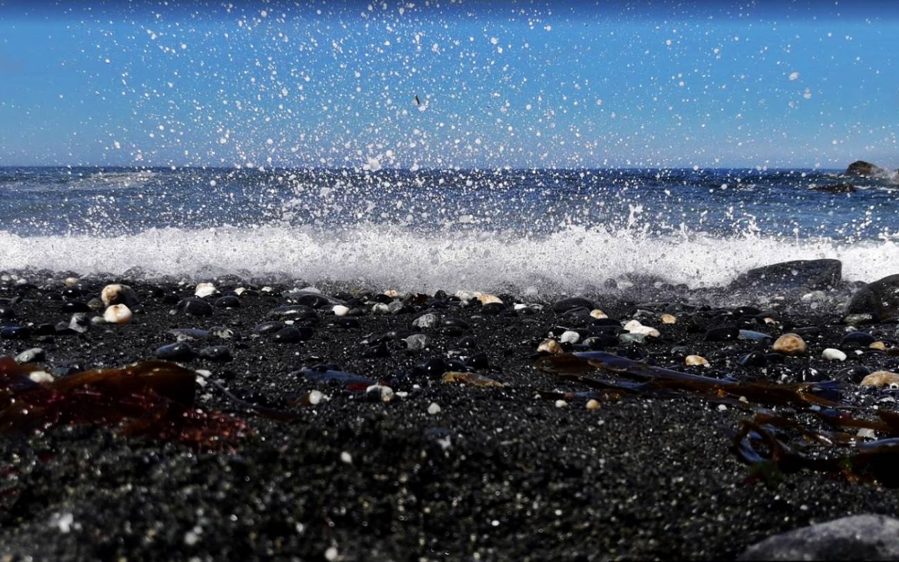 Playa de Arena Negra de Teixidelo
