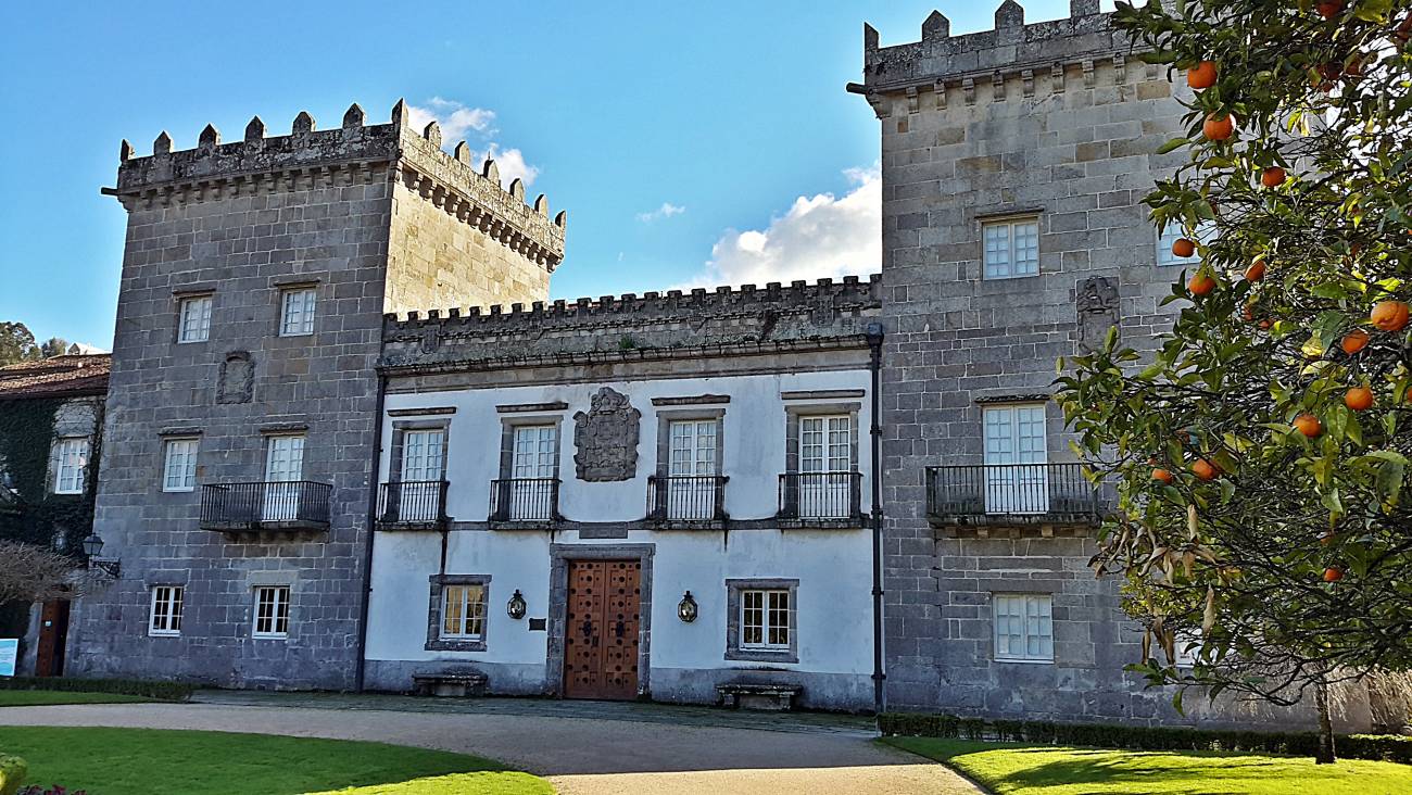 Pazo e xardíns Quiñones de León (museo municipal)