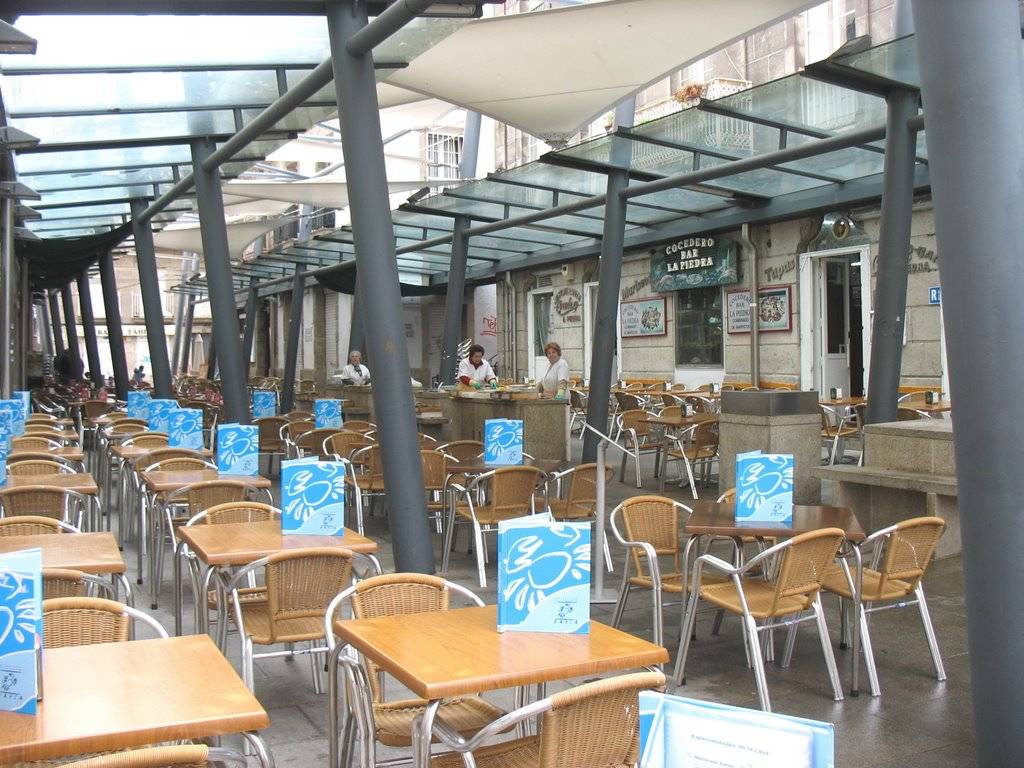 Mercado da Pedra e Rúa das Ostras