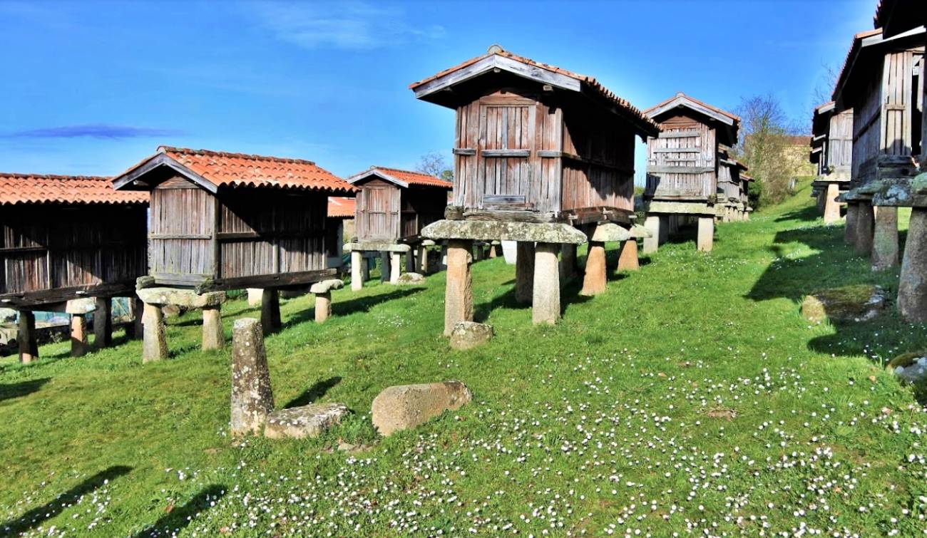 Conxunto de Hórreos de A Merca