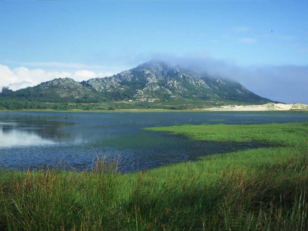 Monte Louro y Laguna de As Xalfas