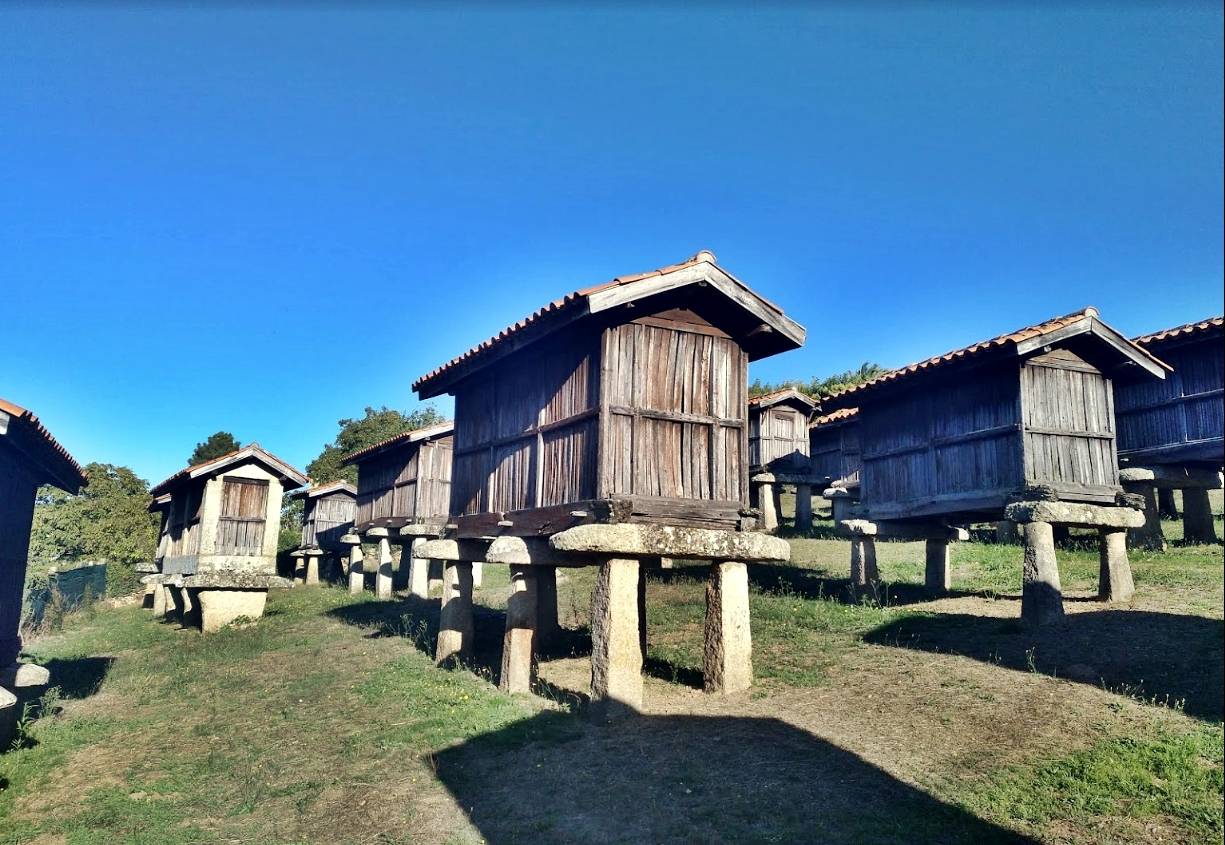 Conxunto de Hórreos de A Merca