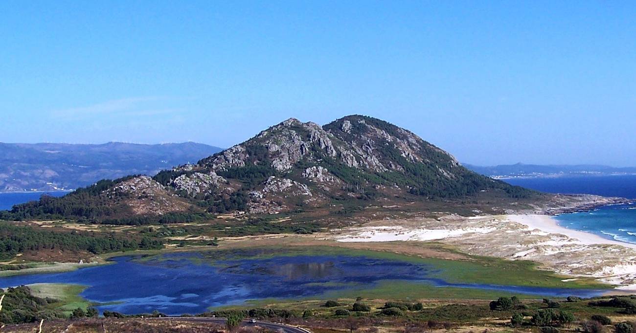 Monte Louro y Laguna de As Xalfas